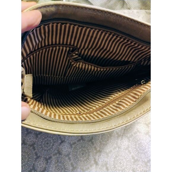 Zelris Mustang Cross Floral Embroidery Crossbody w/Concealed Carry Zip Pocket - Picture 3 of 4